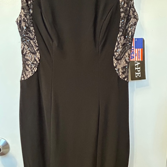 Brand New Dress with lace detail. - Picture 2 of 11